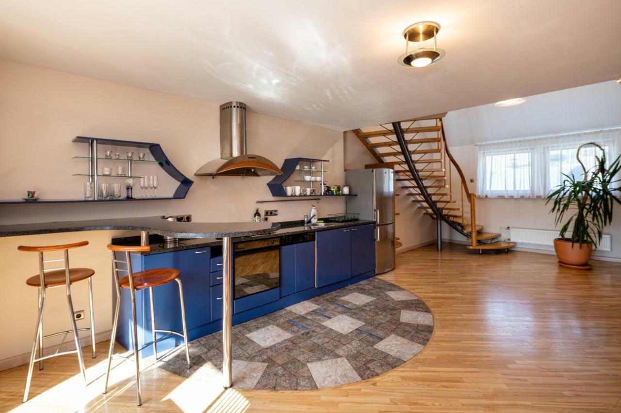 Old Riga Aldaru Street 2 Level Apartment With Terrace المظهر الخارجي الصورة